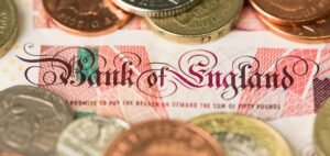 Read more about the article UK Economic Growth Struggles in November Strengthening Case for Bank of England Rate Cut